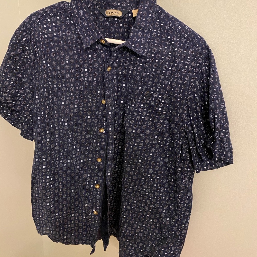 Short sleeve button down